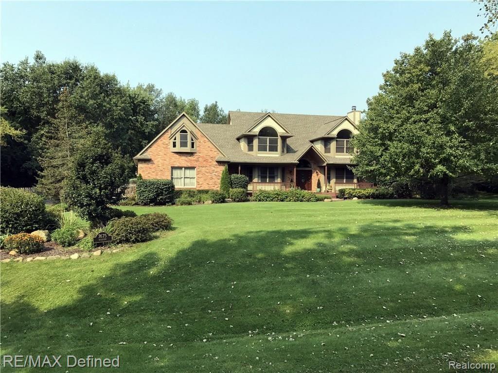 7675 Woodview Road Clarkston, MI 48348 - Photo 2 of 40 Best Exterior.jpg