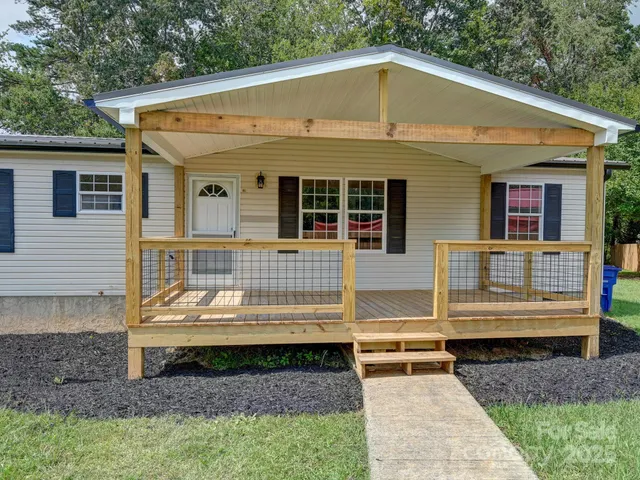 $279,900 | 37 Motts Drive, Candler, NC 28715