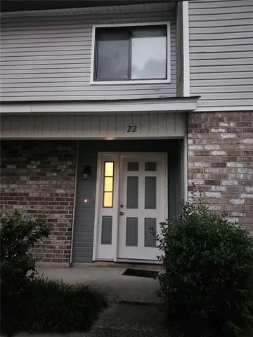 $127,000 | 382 Fairway Drive, Unit 22, Laplace, LA 70068