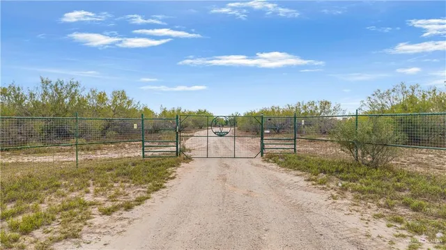 $3,470,000 | 17501 Highway 359, Mirando City, TX 78369