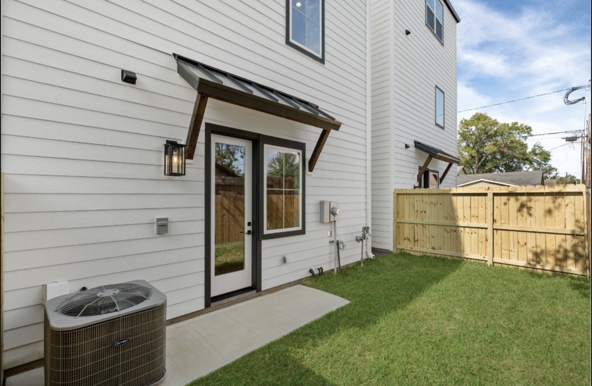 5933 Cebra Houston, TX 77091 - Photo 10 of 16