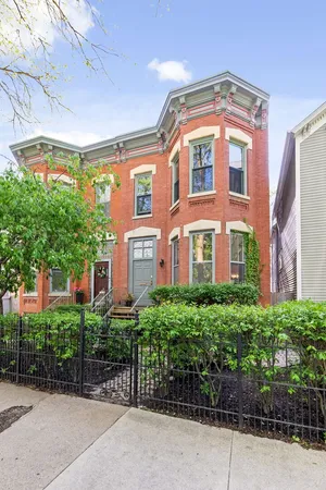 $8,800 | 2112 North Dayton Street, Chicago, IL 60614