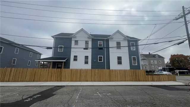 $2,500 | 691 Potters Avenue, Providence, RI 02907