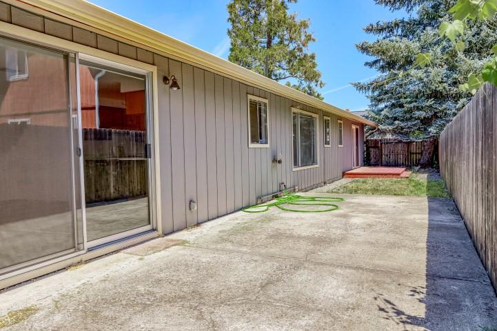 644 Maple Street Central Point, OR 97502 - Photo 29 of 30 11_MS_11