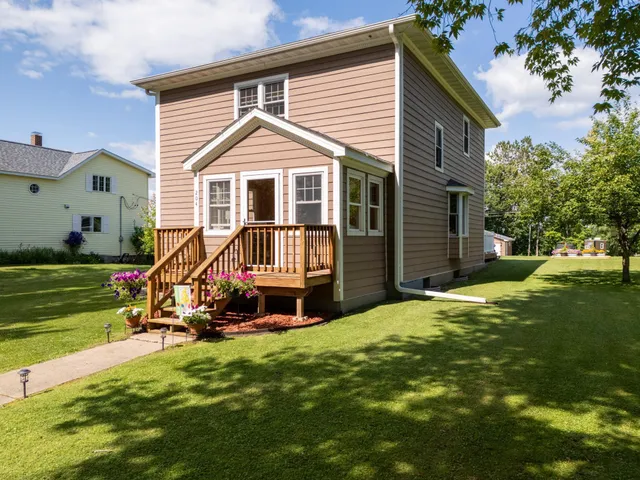 $239,900 | 204 Hartley Street, Coleraine, MN 55722