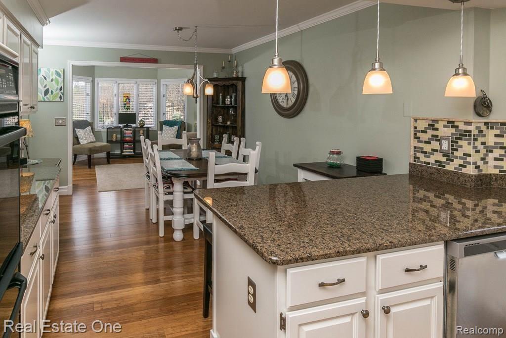 3631 Aynsley Drive Rochester Hills, MI 48306 - Photo 5 of 40