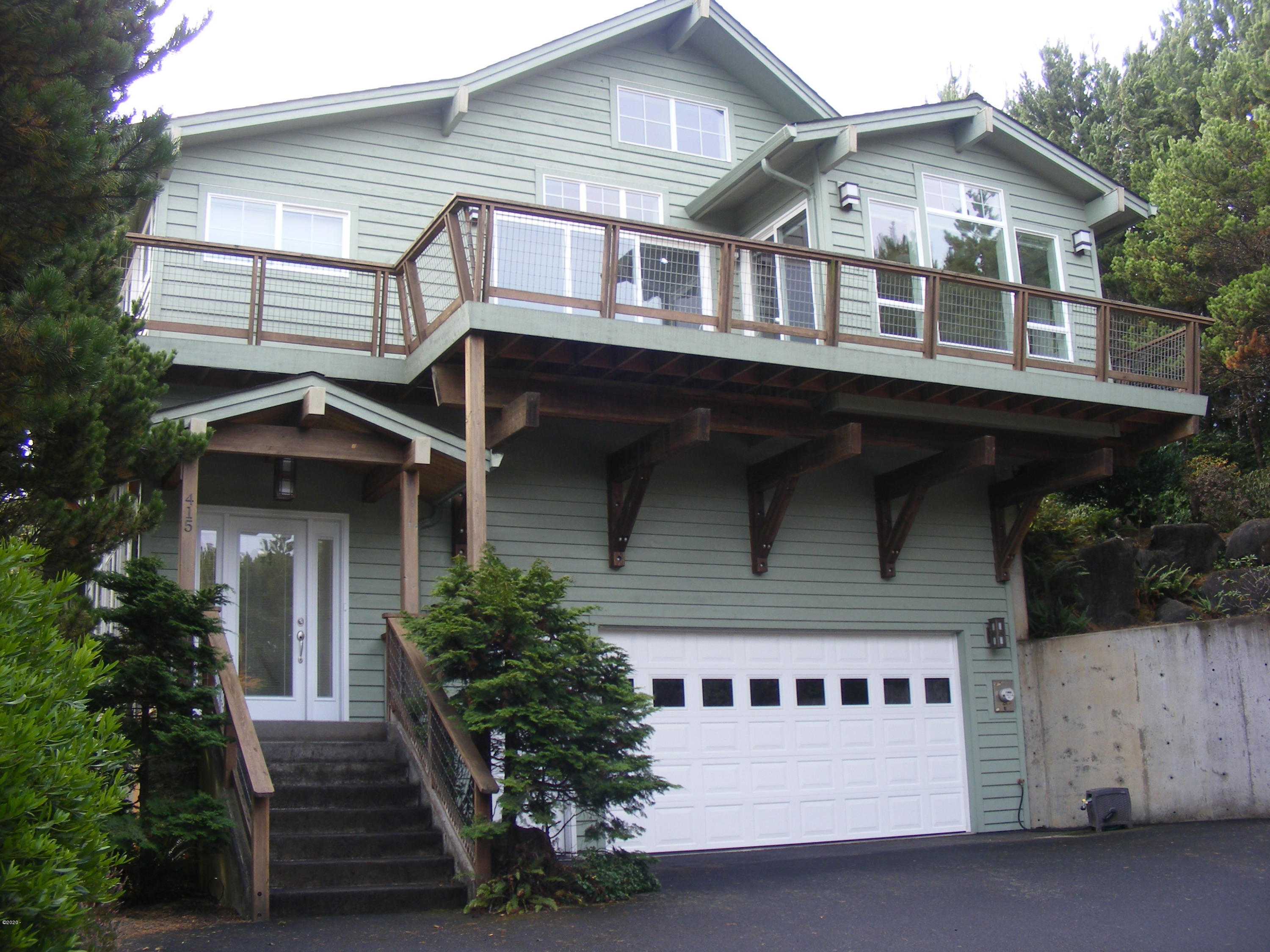 415 Northwest 19th Street Newport, OR 97365 - Photo 1 of 40 Front exterio