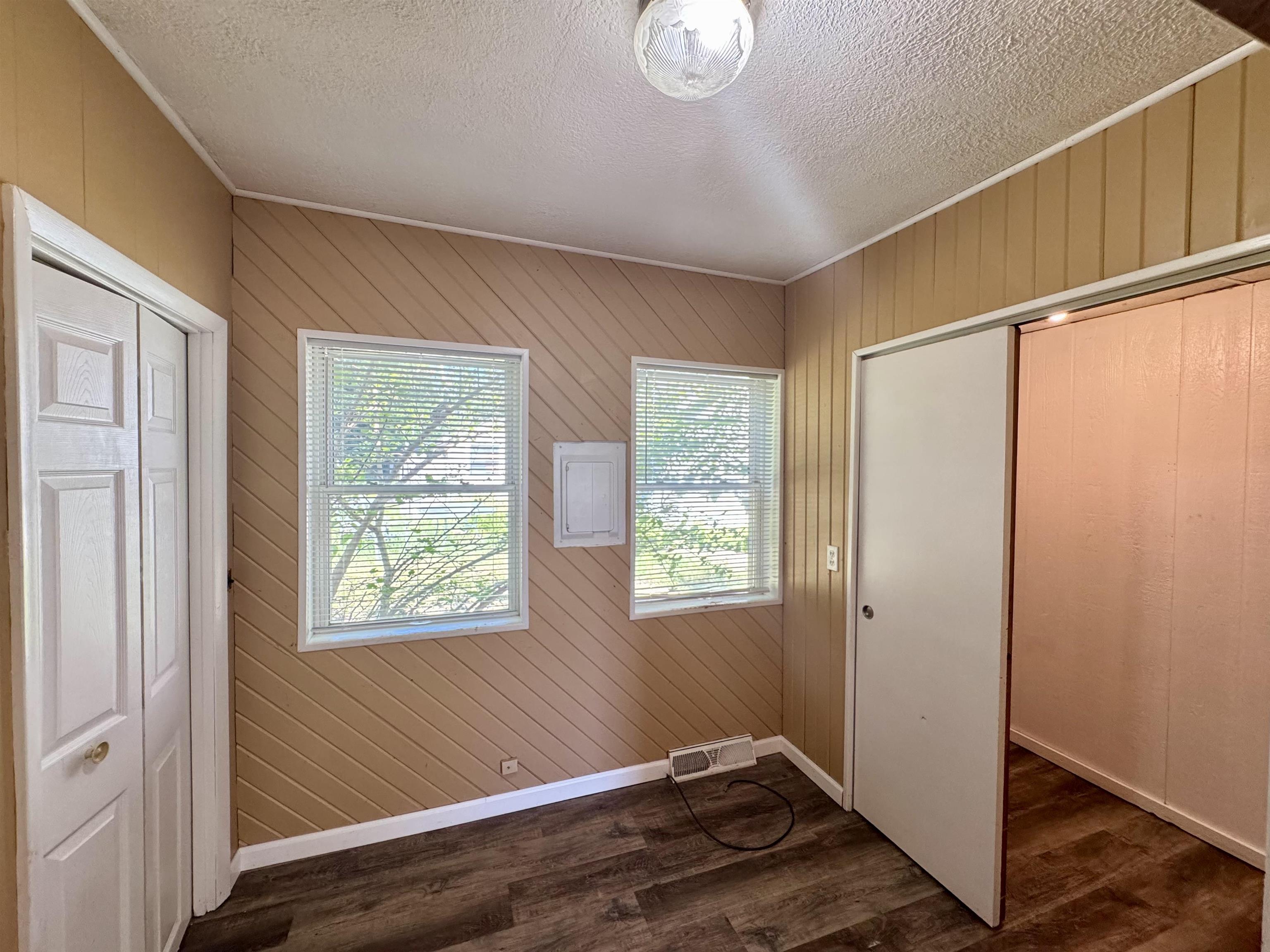 E1647 Grandview Road Waupaca, WI 54981 - Photo 9 of 17