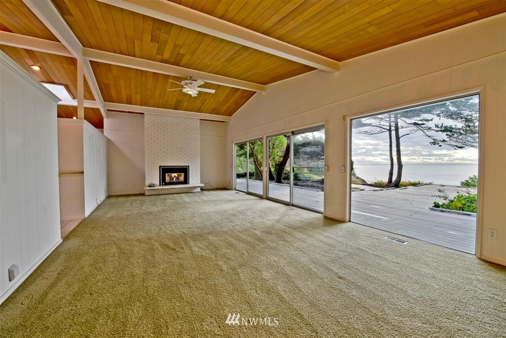 3244 Biz Point Road Anacortes, WA 98221 - Photo 4 of 13