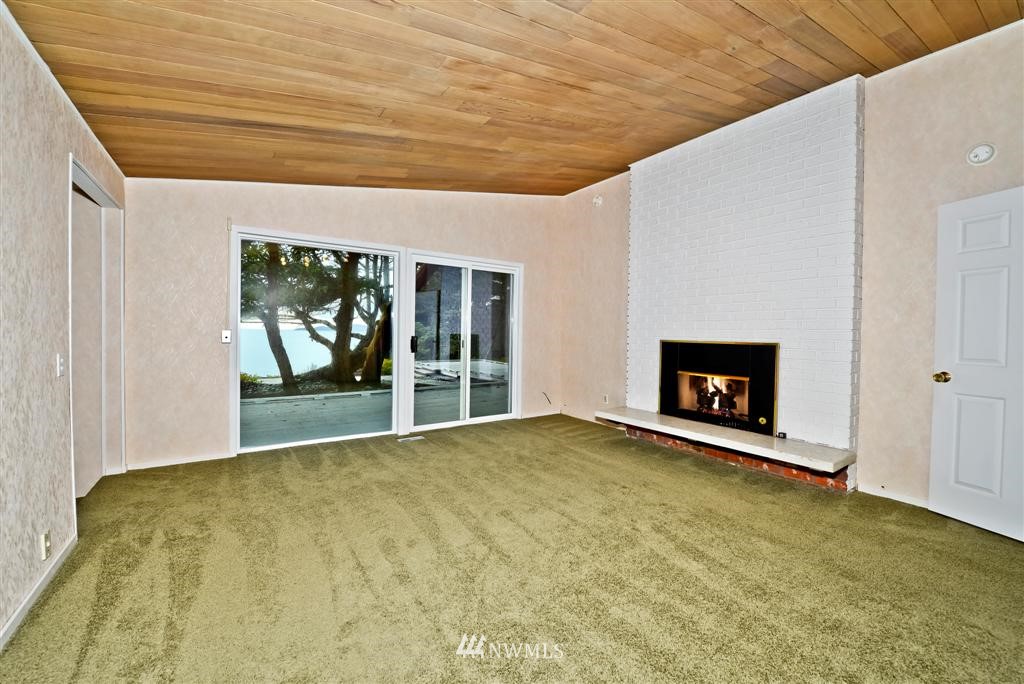 3244 Biz Point Road Anacortes, WA 98221 - Photo 8 of 13