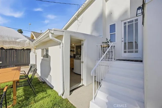 $2,499,000 | 1826 10th Street, Manhattan Beach, CA 90266