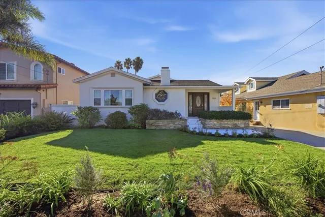 $2,499,000 | 1826 10th Street, Manhattan Beach, CA 90266