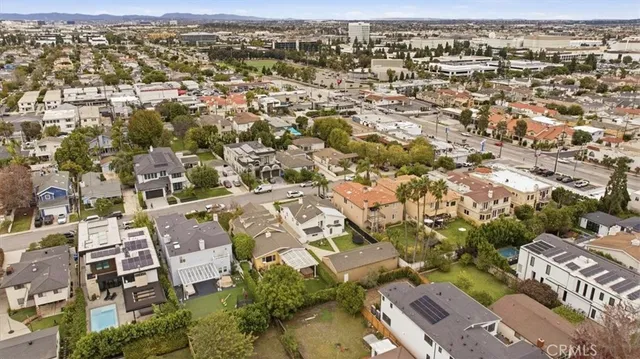 $2,499,000 | 1826 10th Street, Manhattan Beach, CA 90266