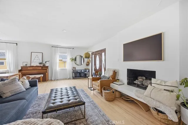 $2,499,000 | 1826 10th Street, Manhattan Beach, CA 90266