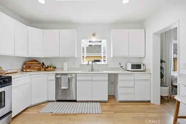 $2,499,000 | 1826 10th Street, Manhattan Beach, CA 90266