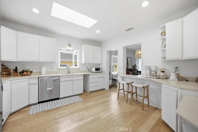 $2,499,000 | 1826 10th Street, Manhattan Beach, CA 90266