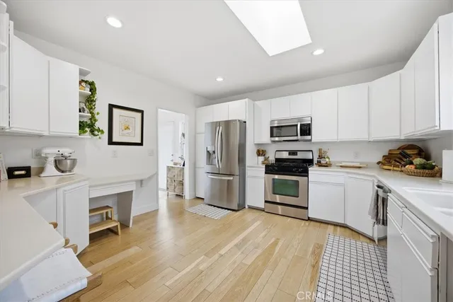 $2,499,000 | 1826 10th Street, Manhattan Beach, CA 90266