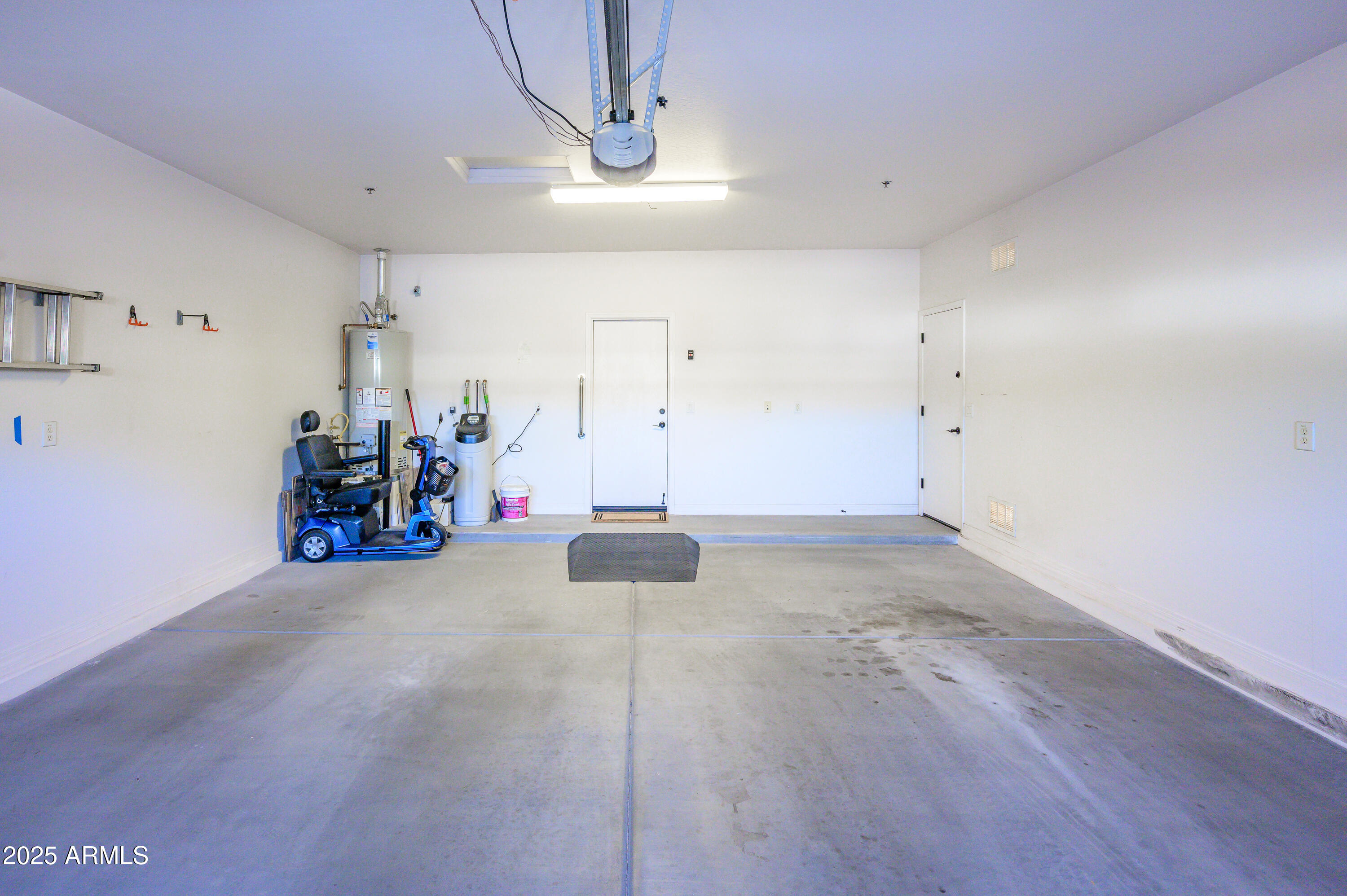 4597 East Waterman Street Gilbert, AZ 85297 - Photo 39 of 47 Garage