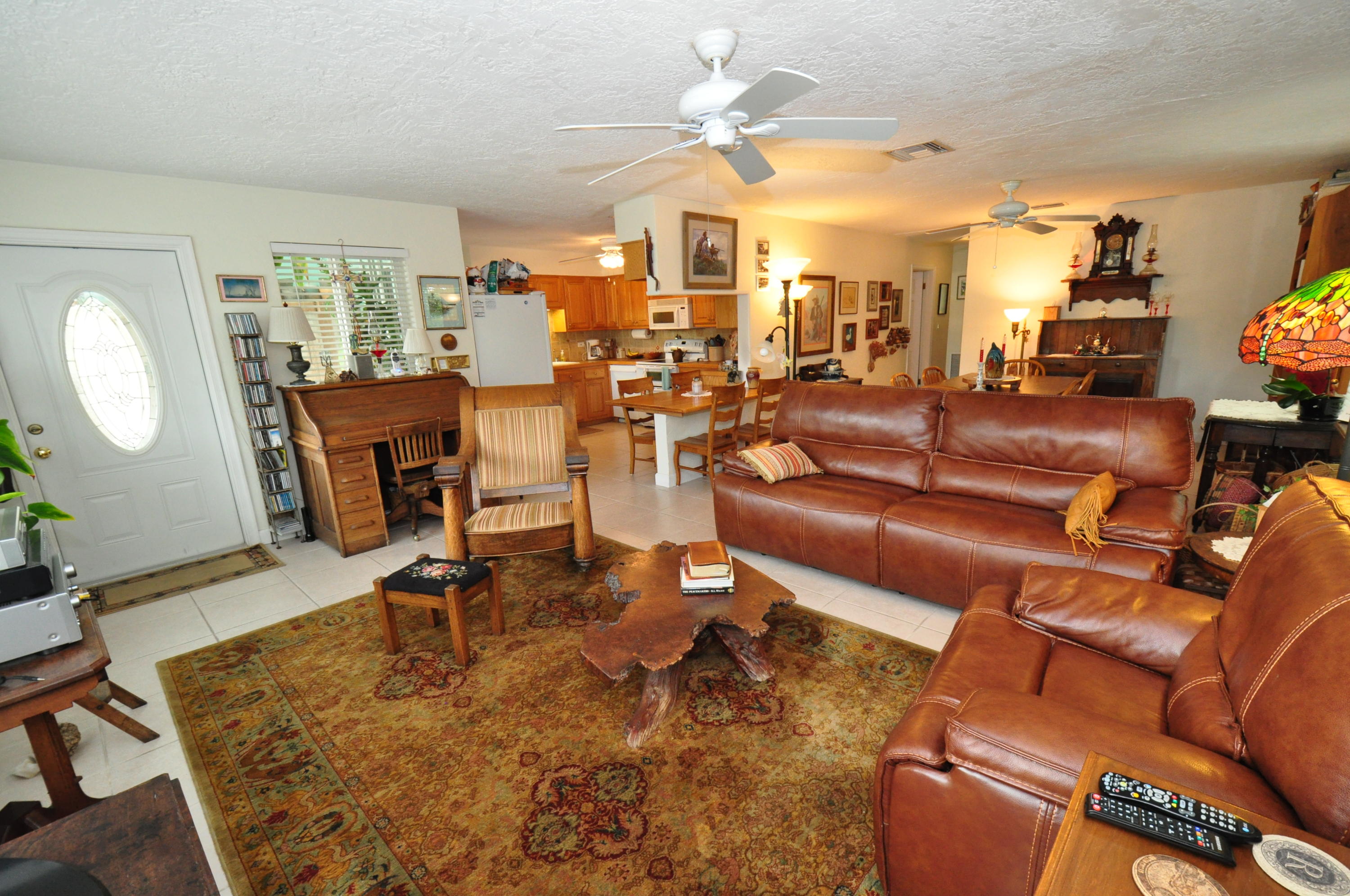 8260 Aviation Boulevard Marathon, FL 33050 - Photo 5 of 22 Living Area