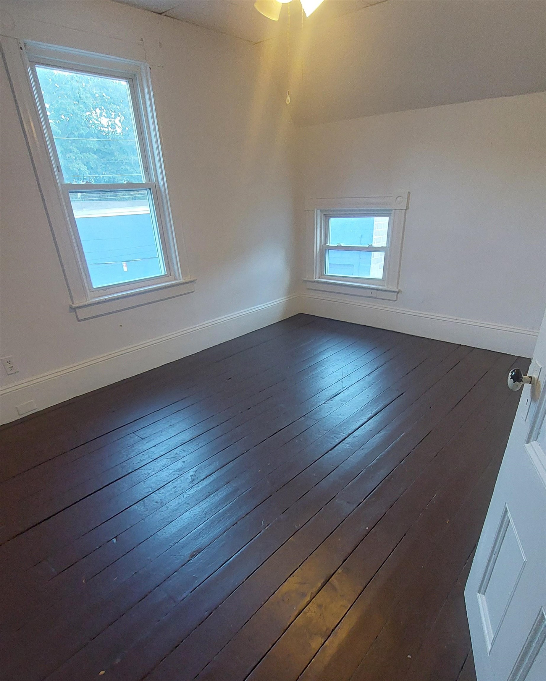 16 Oak Street Rockingham, VT 05101 - Photo 10 of 11 Gallery Image 10