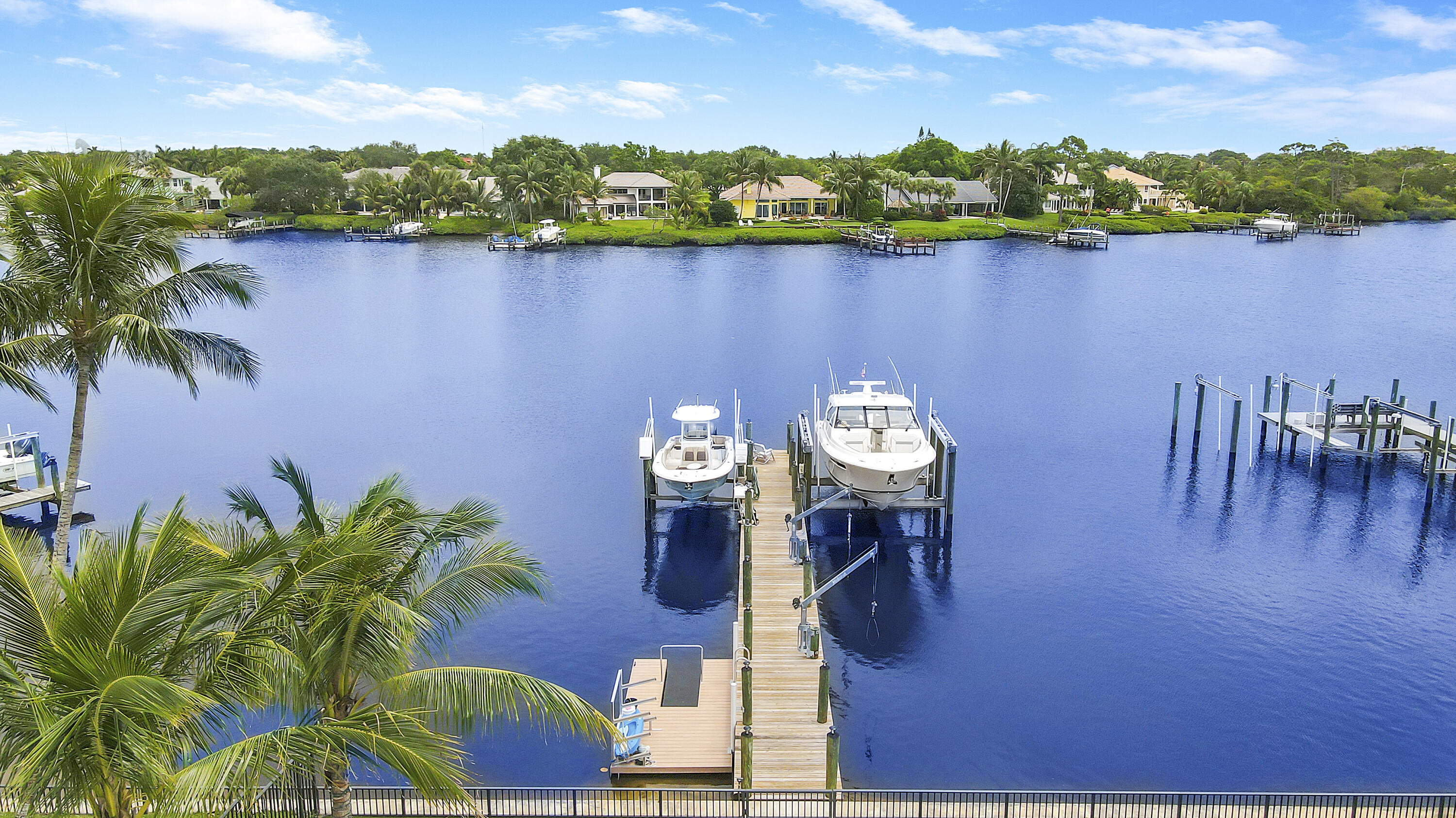 19 Saddleback Road Tequesta, FL 33469 - Photo 11 of 69 new dock, dual lifts