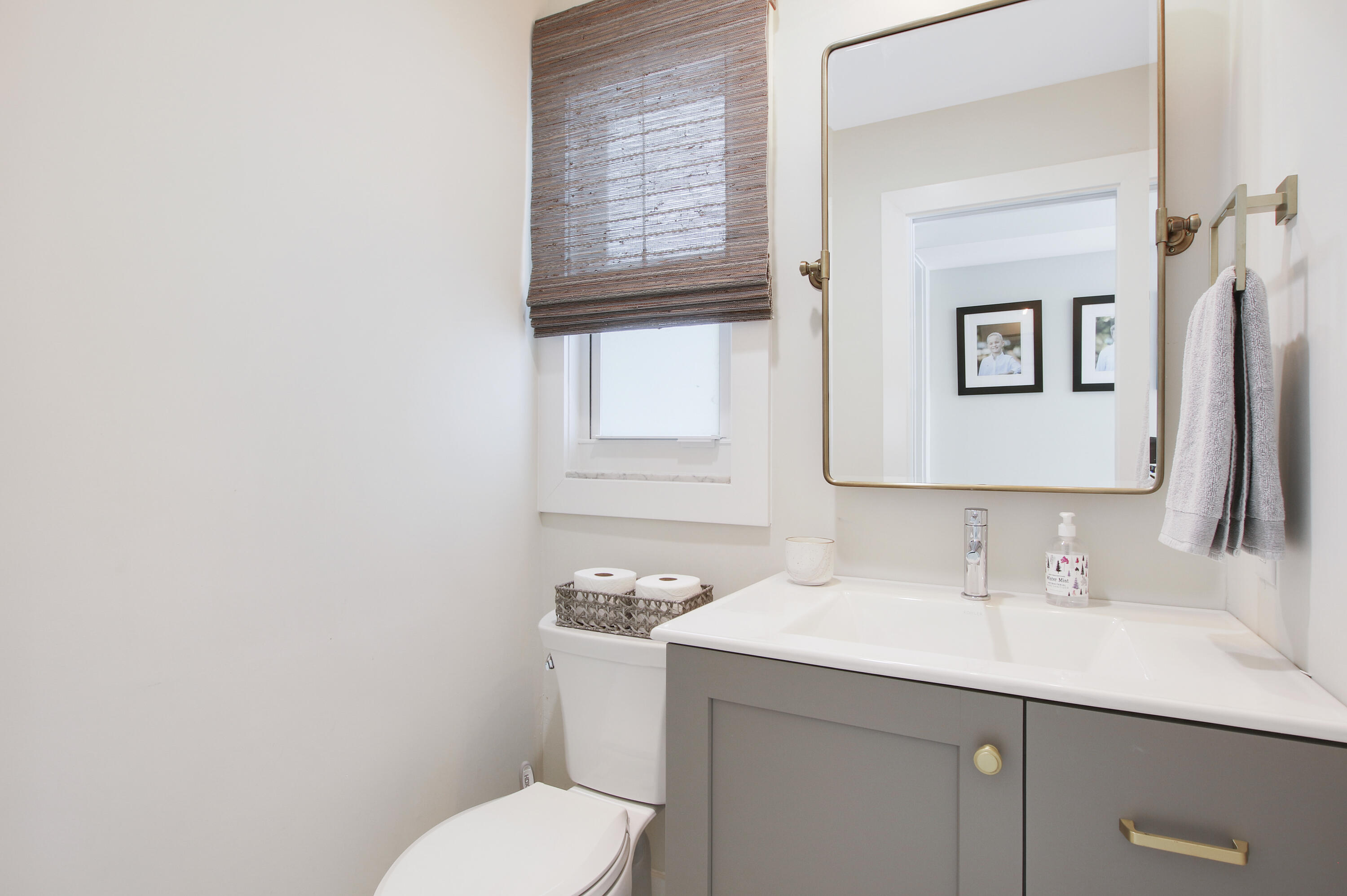 19 Saddleback Road Tequesta, FL 33469 - Photo 37 of 69 1/2 bath downstairs