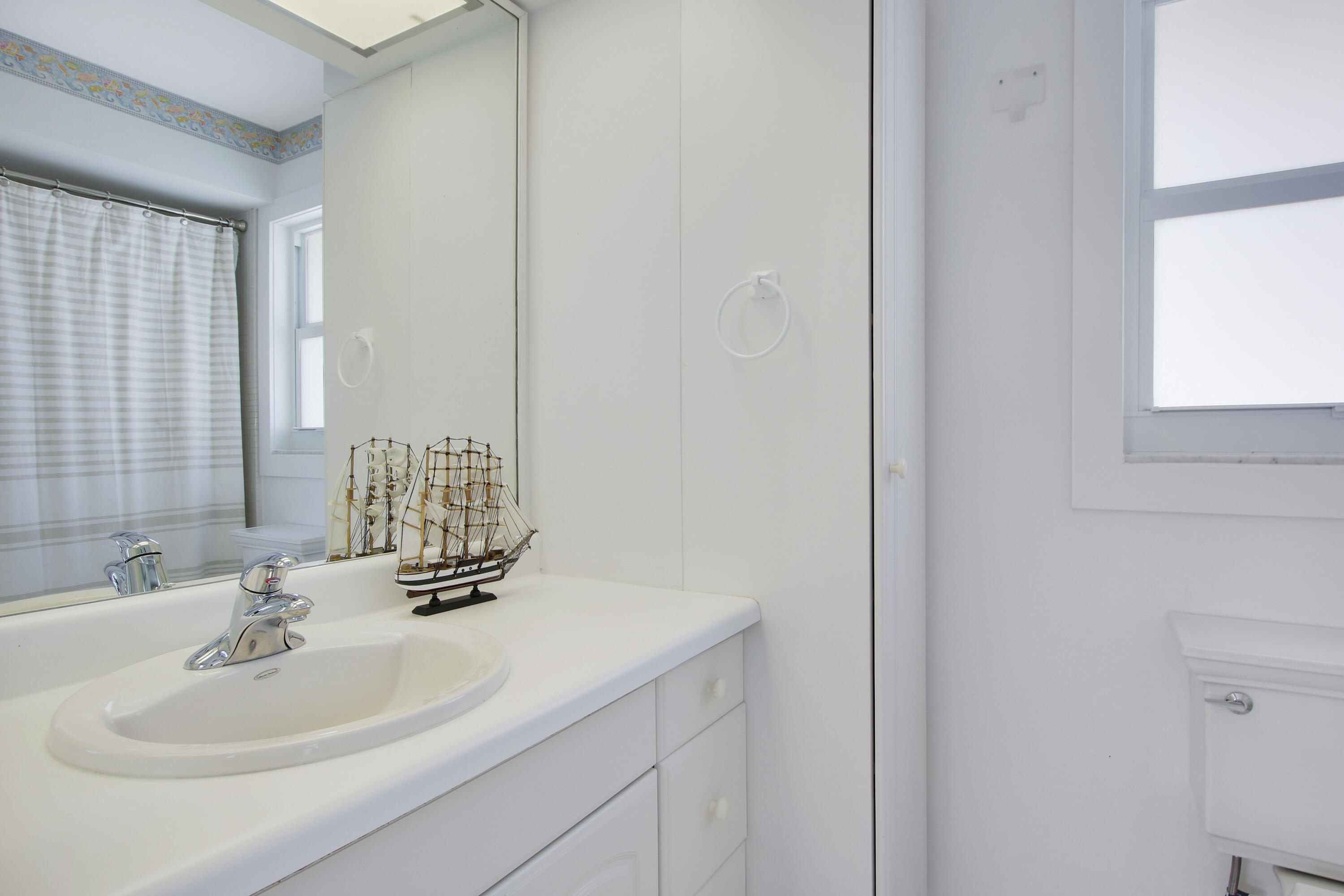 19 Saddleback Road Tequesta, FL 33469 - Photo 47 of 69 2nd full bath upstairs