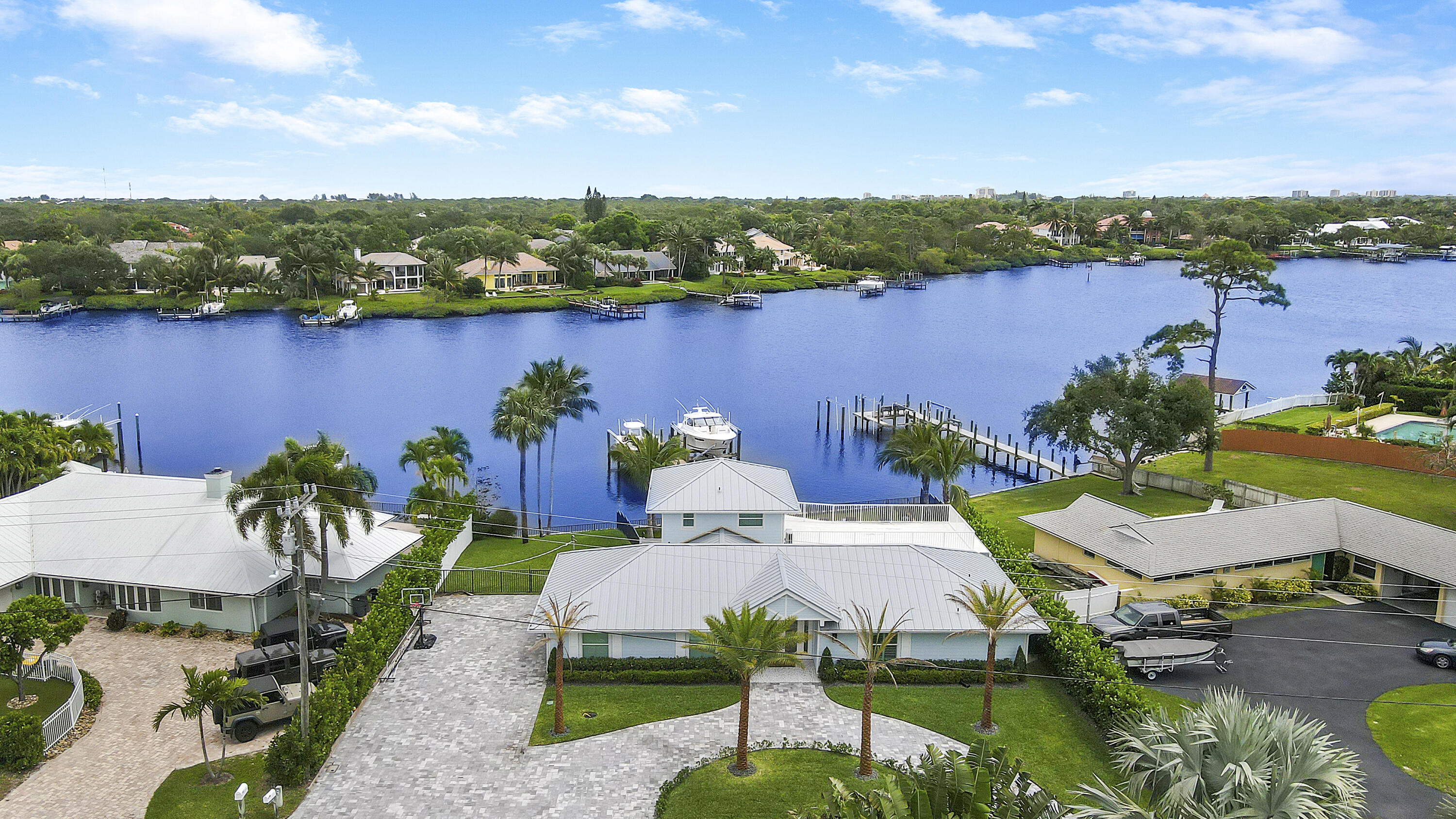 19 Saddleback Road Tequesta, FL 33469 - Photo 8 of 69 19 Saddleback