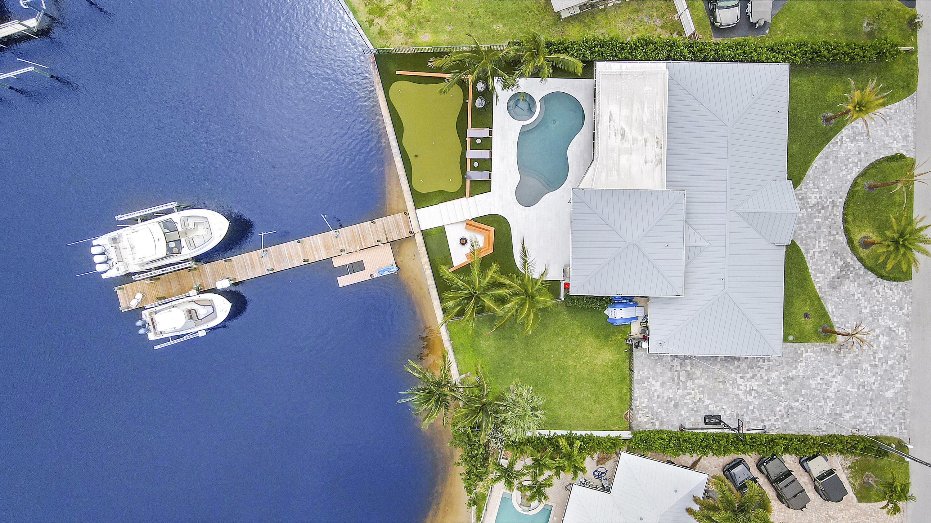 19 Saddleback Road Tequesta, FL 33469 - Photo 10 of 69 32K and 8K lifts