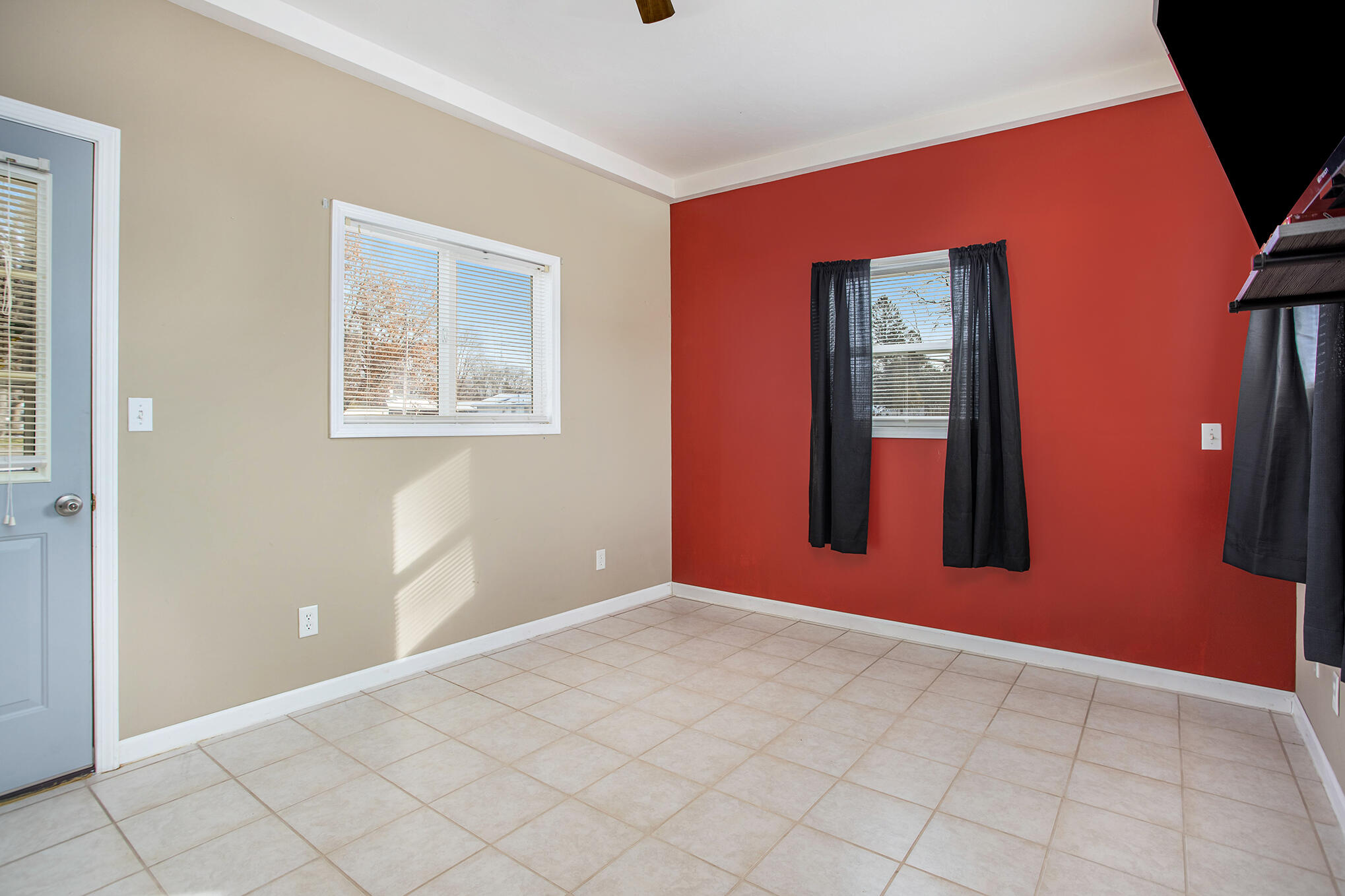 939 East Hoffman Street Three Rivers, MI 49093 - Photo 8 of 25 Heated Gathering Room