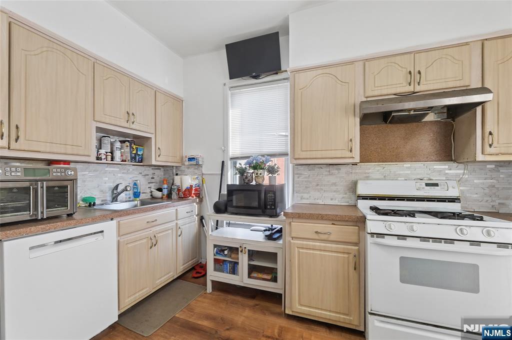 59 Home Avenue Rutherford, NJ 07070 - Photo 14 of 39