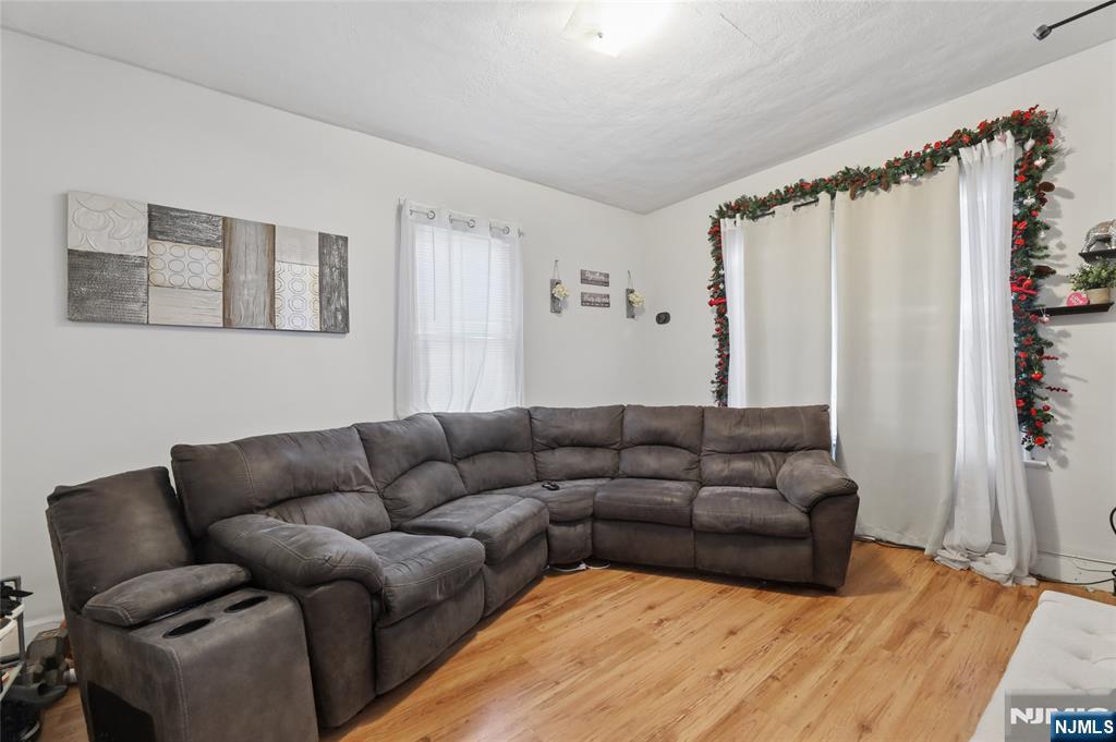 59 Home Avenue Rutherford, NJ 07070 - Photo 3 of 39