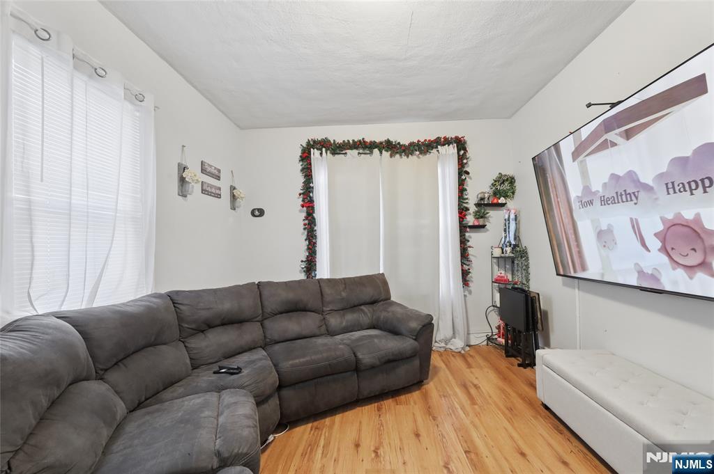 59 Home Avenue Rutherford, NJ 07070 - Photo 4 of 39