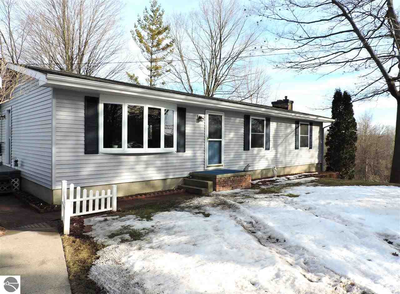2900 North Geneva Road Coleman, MI 48618 - Photo 3 of 10 1796442-2.JPG