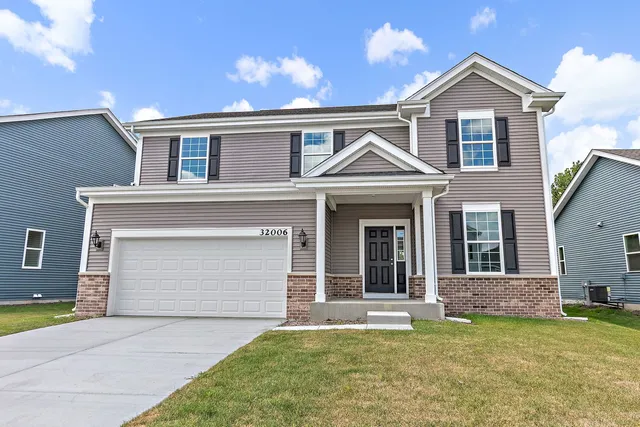 $489,900 | 32006 Savannah Drive, Lakemoor, IL 60051
