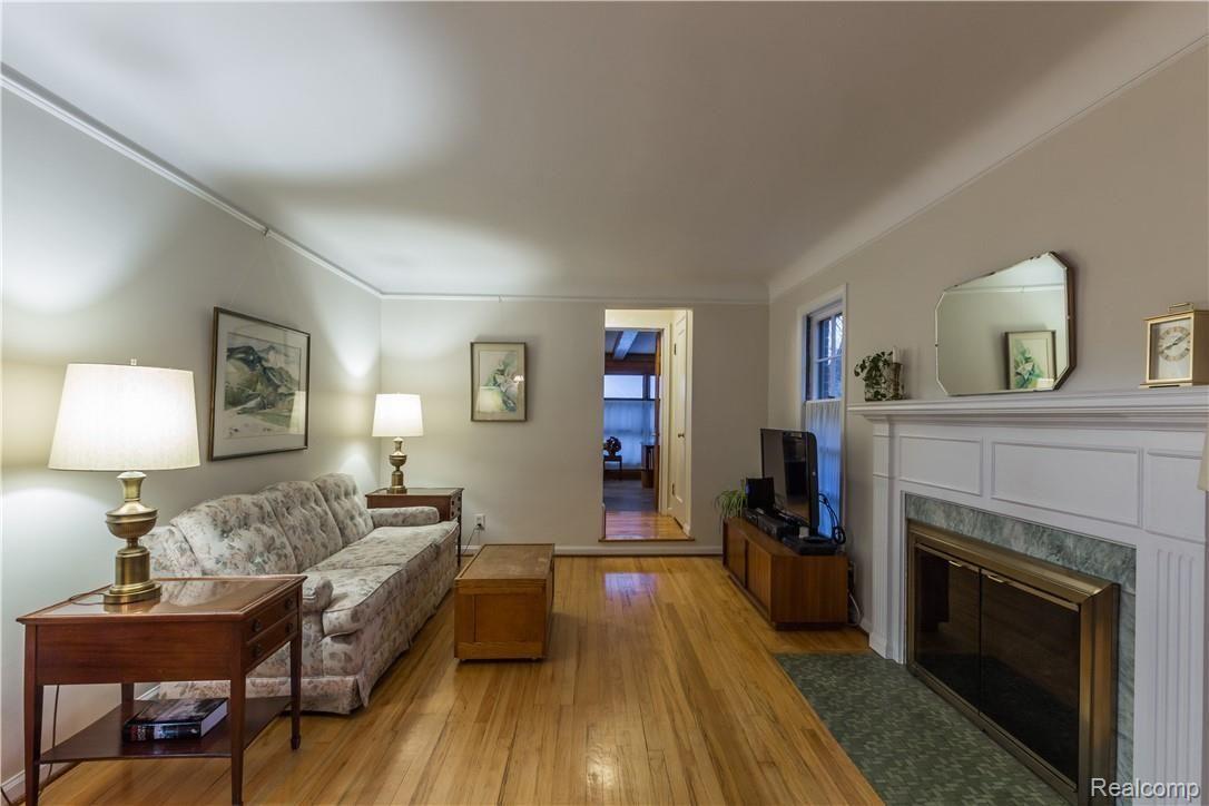 423 West Webster Road Royal Oak, MI 48073 - Photo 2 of 31 Webster.jpg