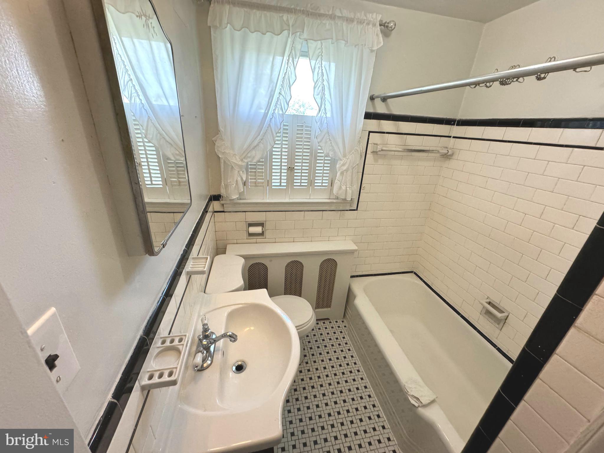 904 Elm Ridge Avenue Baltimore, MD 21229 - Photo 8 of 14 Gallery Image 8