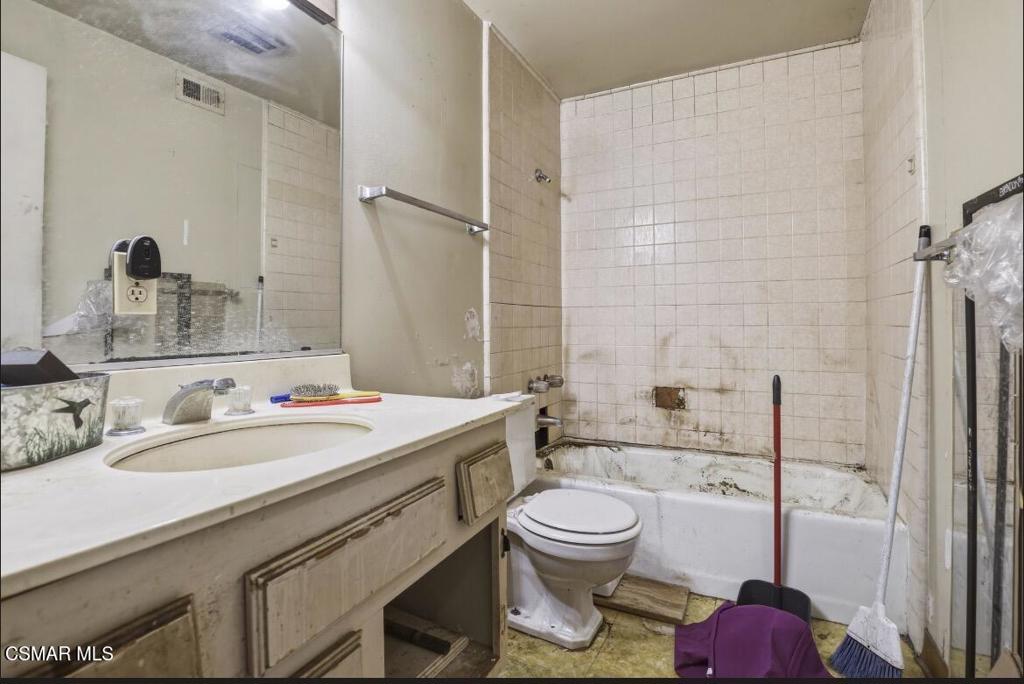 1908 Morley Street Simi Valley, CA 93065 - Photo 8 of 9