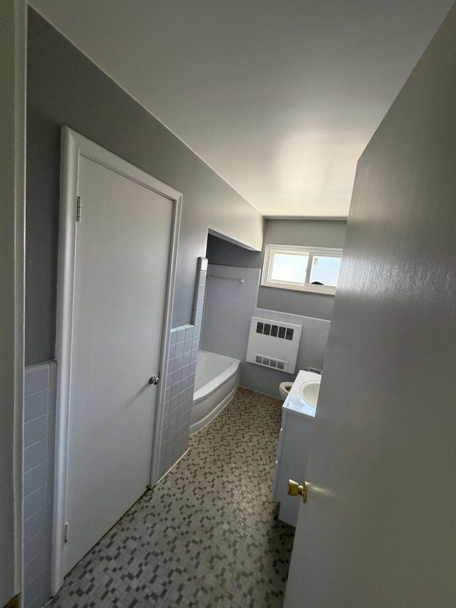 17540 Mack Avenue, Unit 10 Grosse Pointe, MI 48230 - Photo 7 of 15 IMG_0802