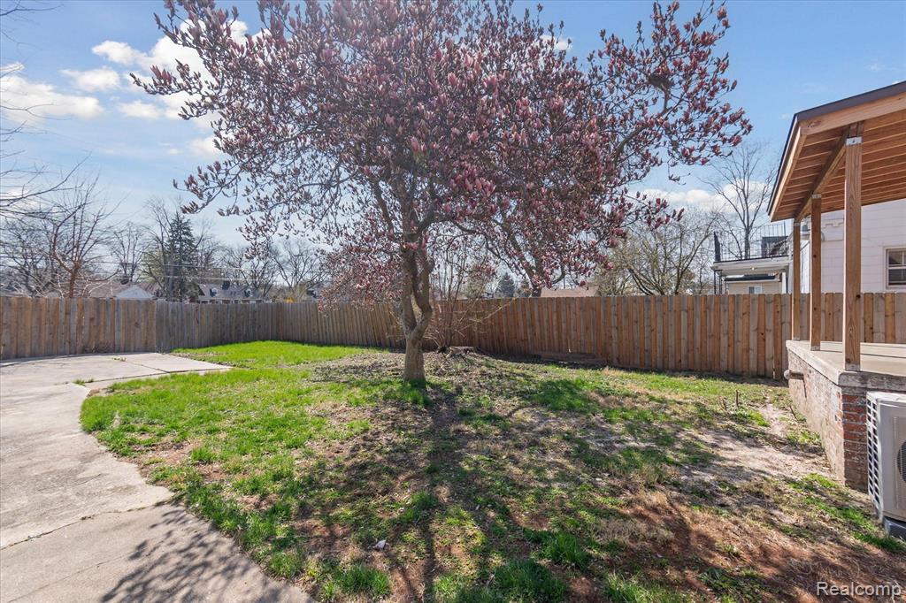 14544 Ashton Road Detroit, MI 48223 - Photo 37 of 40