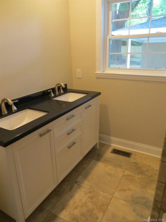 1542 Crystal Road Charlotte, NC 28205 - Photo 12 of 14 Gallery Image 12