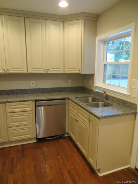 1542 Crystal Road Charlotte, NC 28205 - Photo 6 of 14 Gallery Image 6