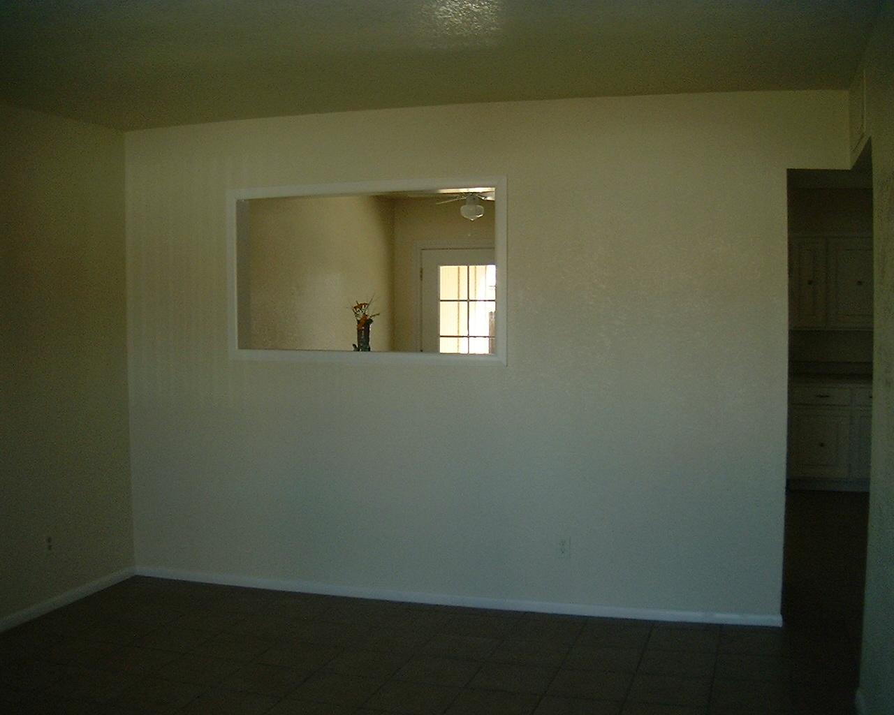 6027 West Osborn Road Phoenix, AZ 85033 - Photo 2 of 18 Livin Room