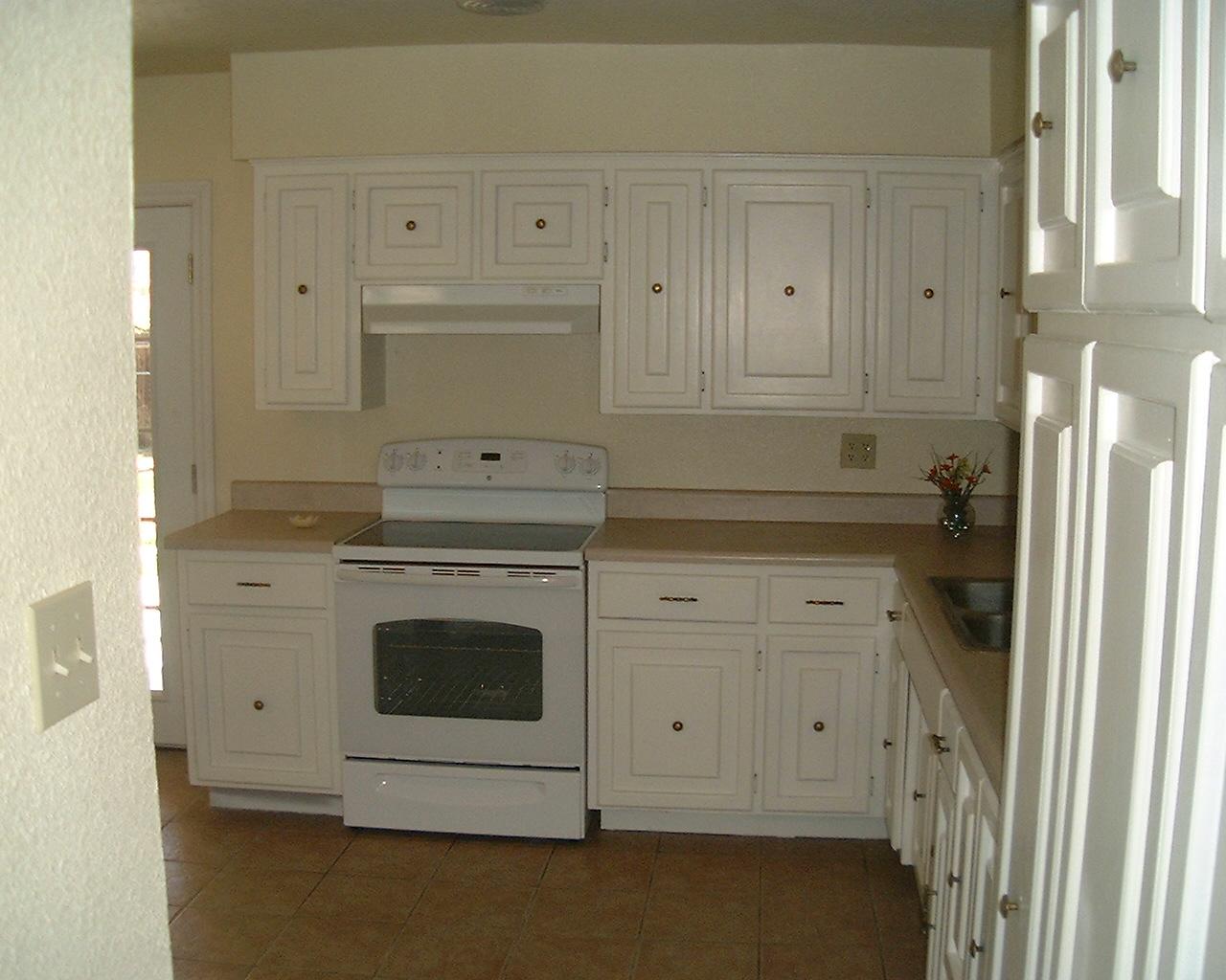 6027 West Osborn Road Phoenix, AZ 85033 - Photo 3 of 18 Kitchen Entry Way
