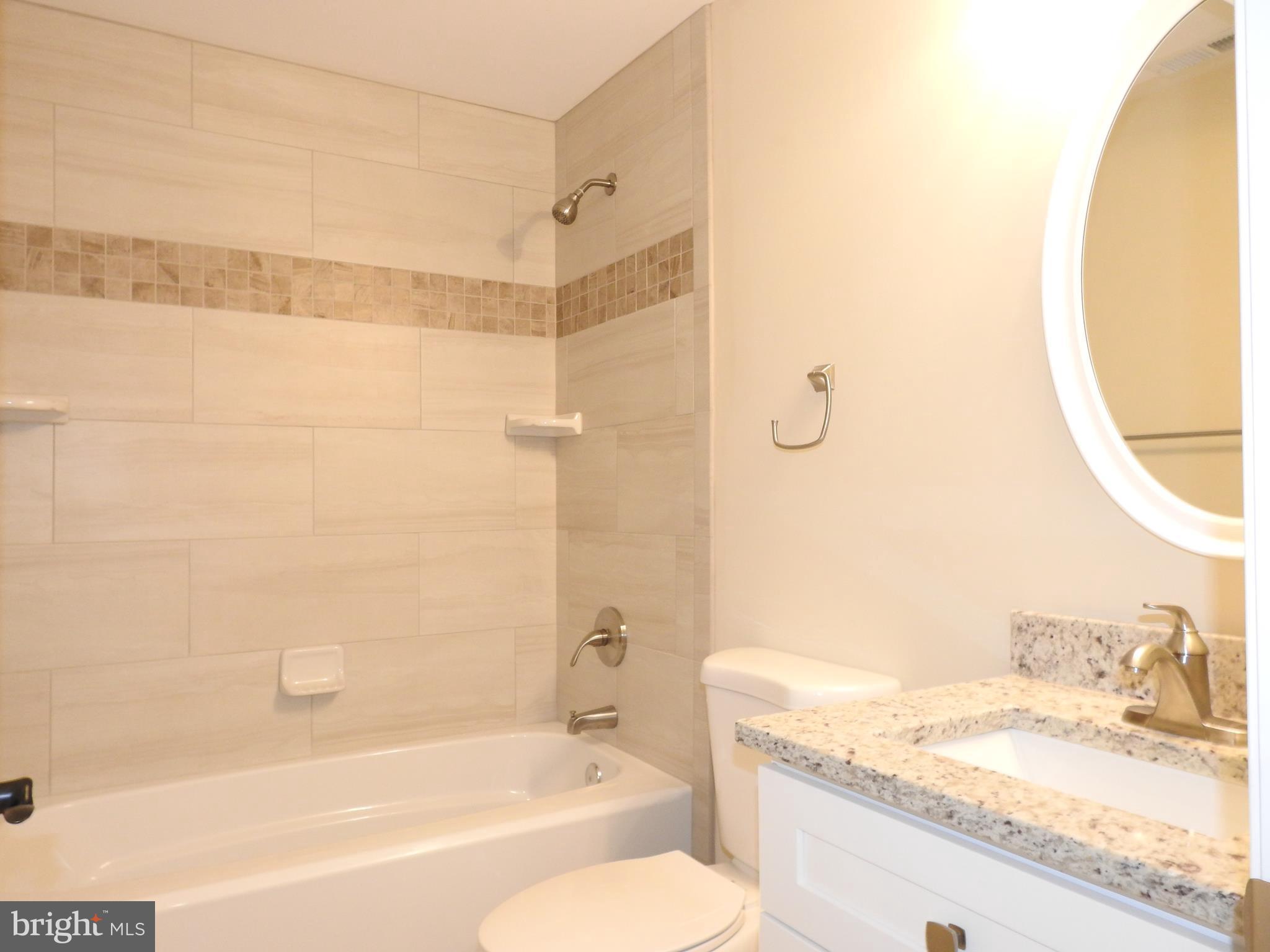 4016 Oak Road Baltimore, MD 21227 - Photo 14 of 28 Bath