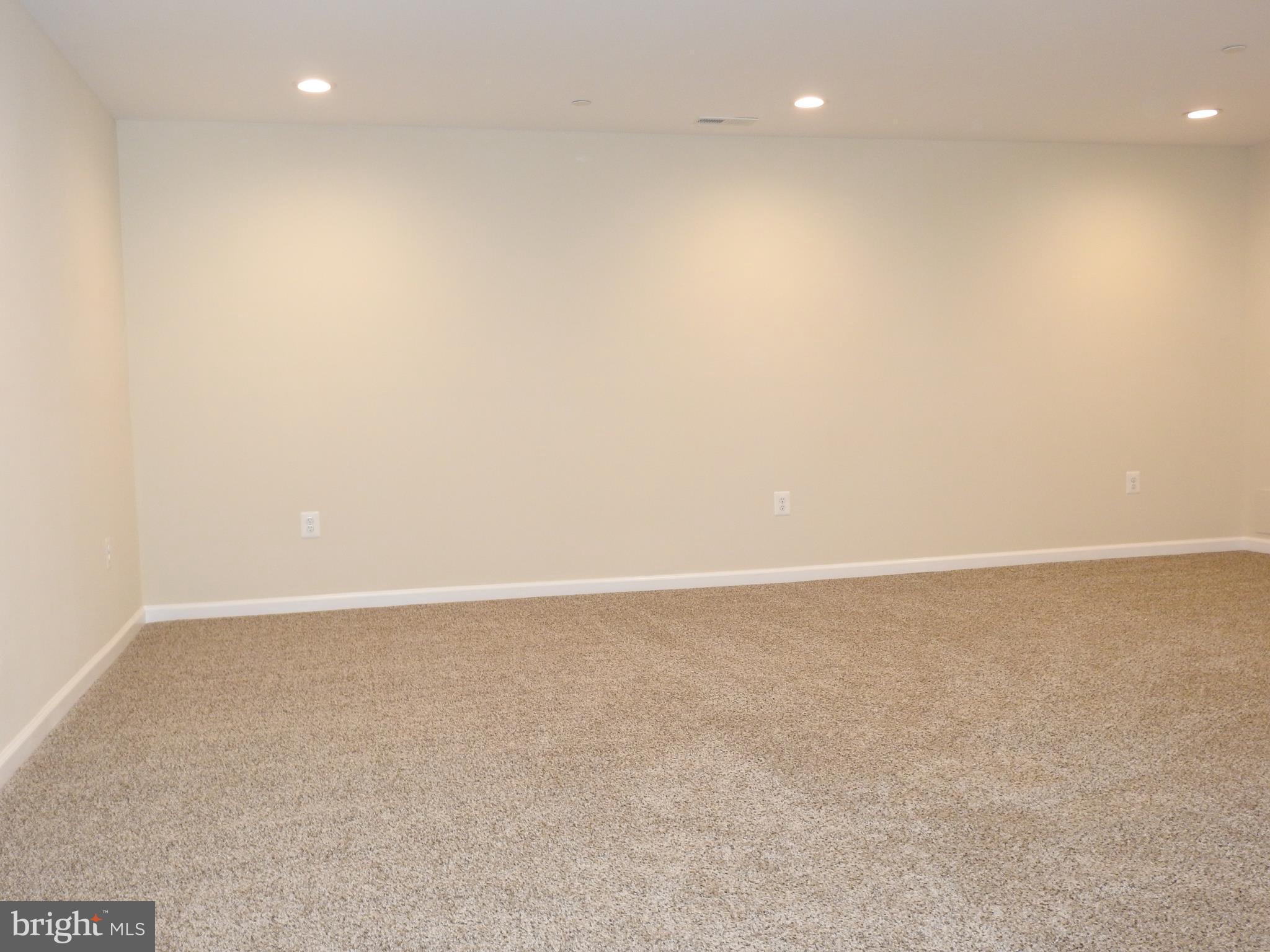 4016 Oak Road Baltimore, MD 21227 - Photo 22 of 28 Family Room