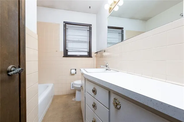 $275,000 | 483 Northeast Meadowbrook Road, Kansas City, MO 64119