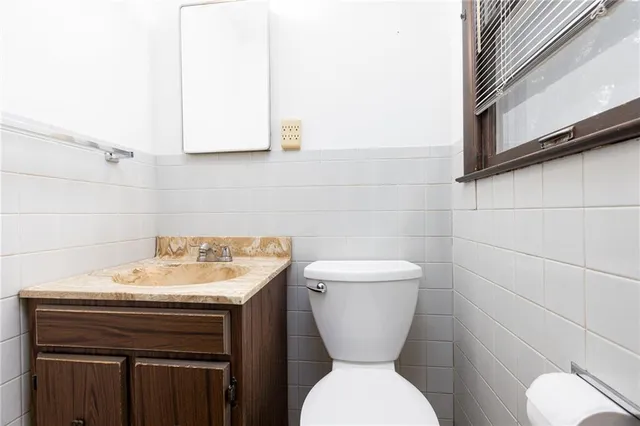 $275,000 | 483 Northeast Meadowbrook Road, Kansas City, MO 64119