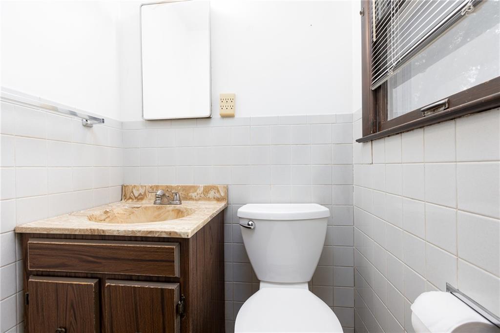 483 Northeast Meadowbrook Road Kansas City, MO 64119 - Photo 15 of 34