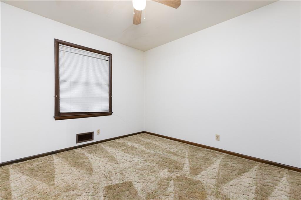 483 Northeast Meadowbrook Road Kansas City, MO 64119 - Photo 17 of 34